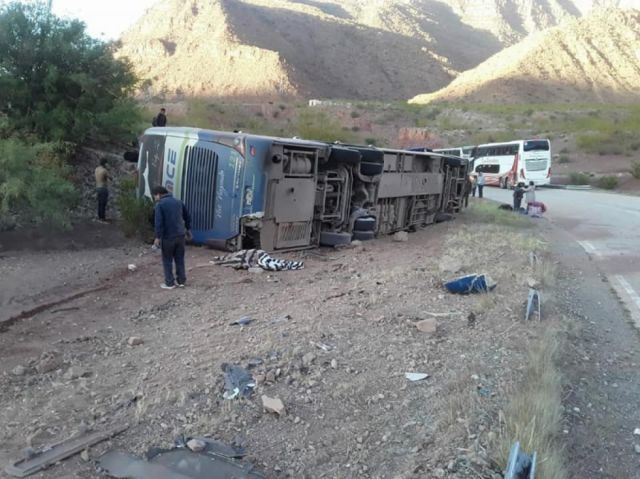 Policía reporta 5 personas fallecidas  del accidente de tránsito cerca de Camargo