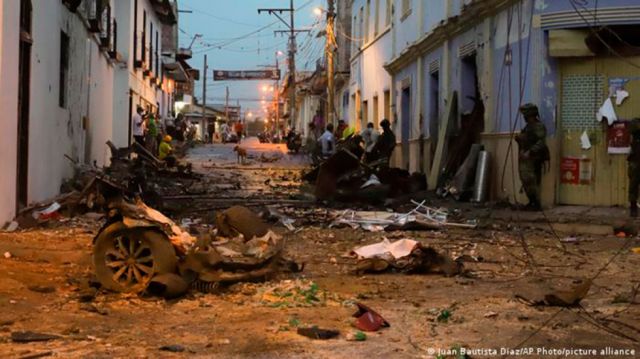 Colombia: Ataque con coche bomba deja 43 heridos