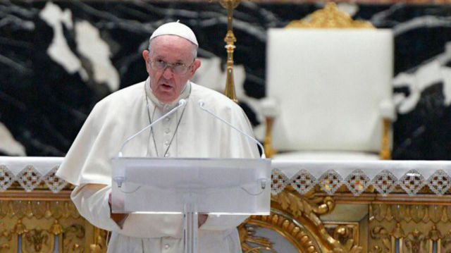 Papa Francisco critica el gasto en las armas