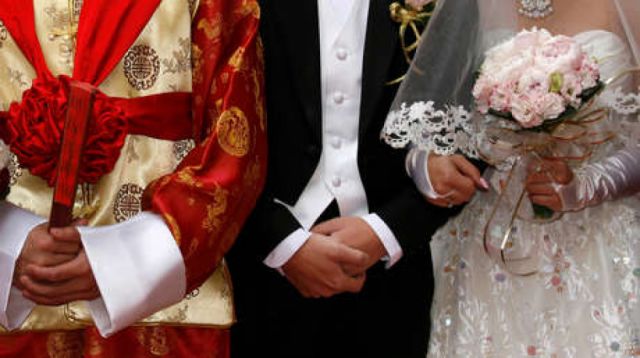Una madre descubre en la boda de su hijo que su nuera era su hija 