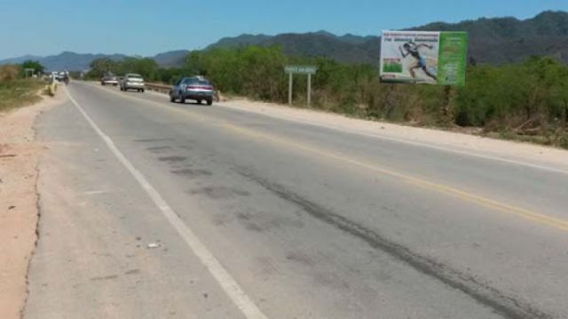 Estudiantes de enfermería de Yacuiba dan cuarto intermedio y levantan el bloqueo de la ruta 9  