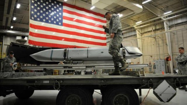 Biden intenta modernizar arsenal nuclear de EEUU