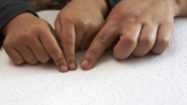  Quelca anuncia diplomados en lenguaje de señas y sistema Braille