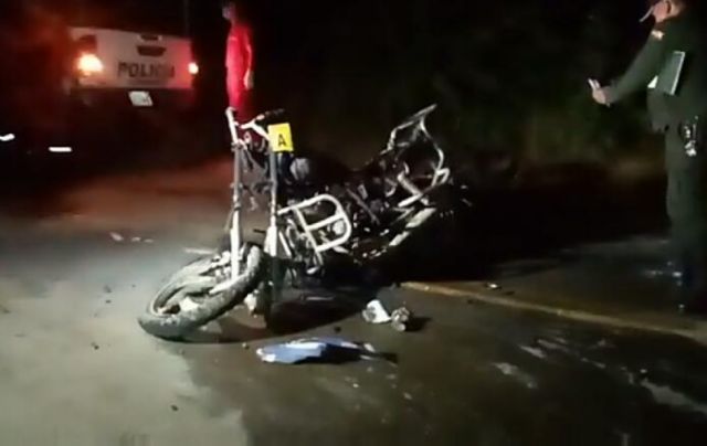 Dos motocicletas colisionaron camino a Sella, una persona habría fallecido