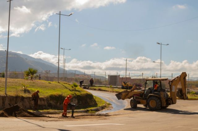 Municipio realiza el mantenimiento en la capa asfáltica de la Terminal de Buses de Tarija