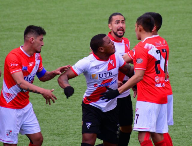 Nacional Potosí recibe al líder del campeonato 