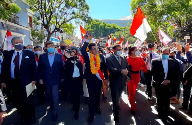 Autoridades se dirigen al Concejo
