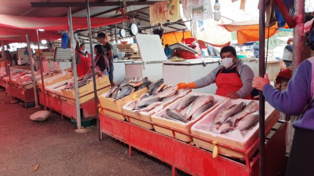 Venta de pescado en mercados de Tarija 