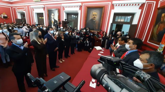 Montes cede carteras clave a Camino al Cambio, Vox y UN en el próximo gabinete
