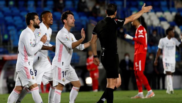 El Madrid empata y el Atlético sigue siendo el líder de La Liga