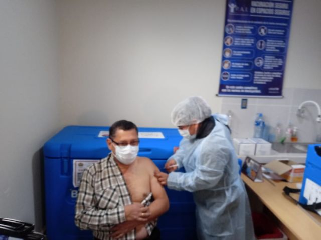 Montes logra vacunarse contra la Covid en Tarija 