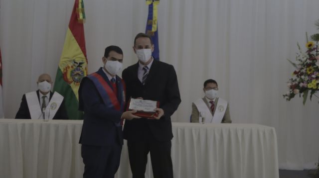 Los docentes con mayores puntuaciones en la gestión 2020 fueron reconocidos.