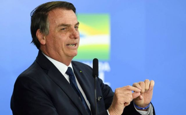 Exministro de salud de Brasil protege a Bolsonaro