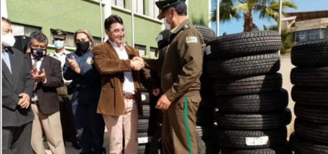 Alcaldía de Tarija entrega insumos a la Policía Boliviana 