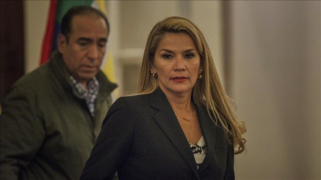 Amplían delitos contra la expresidenta Áñez