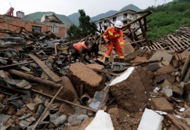 Evacúan 21 mil habitantes en china tras terremoto