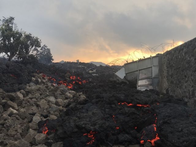 Ceniza volcánica cubre la ciudad de Goma tras la erupción del monte de Nyiragongo, República Democrática del Congo, 23 de mayo de 2021.