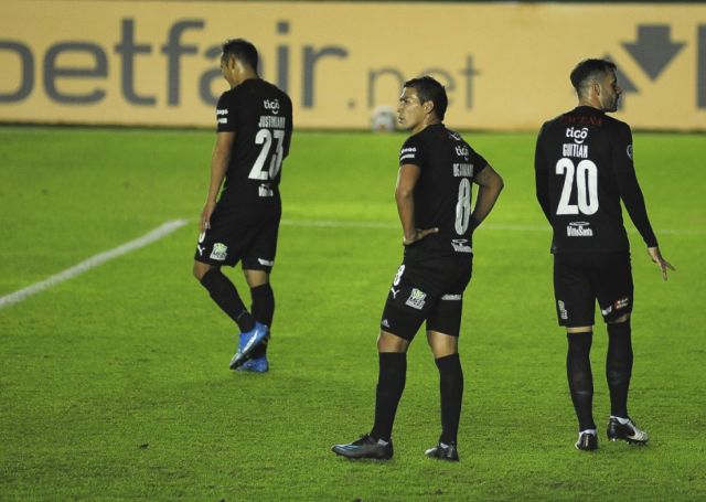 Bolívar cierra su campaña  con derrota contra Arsenal 