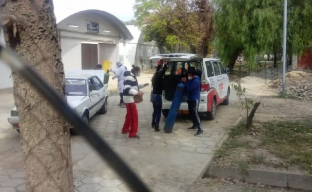 Falta de oxígeno pone en apuros a familiares y hospitales de Tarija