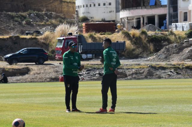 Reaparece Farías al mando de la Selección Boliviana 