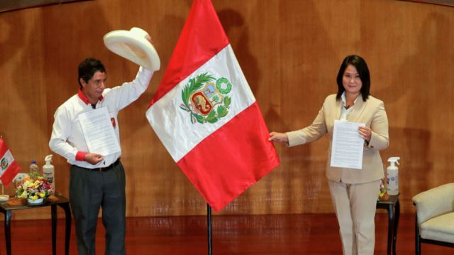 Castillo prepara debate y Fujimori cancela viaje