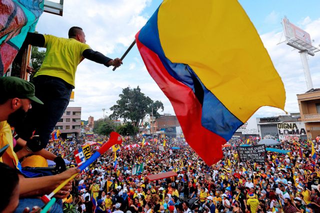 Rechazan la orden de militarización en Colombia