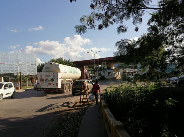 Bolivia recibe autorización para importar oxígeno de Argentina