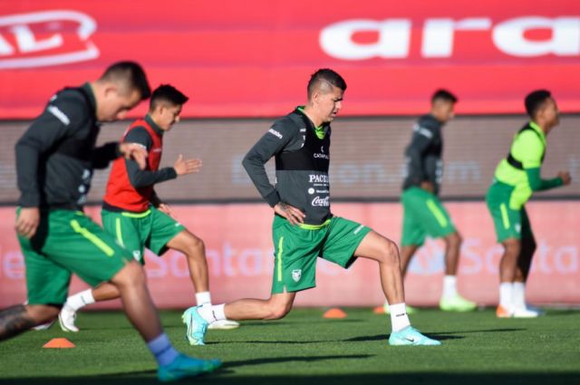 Chile espera a Bolivia con toda su estantería 