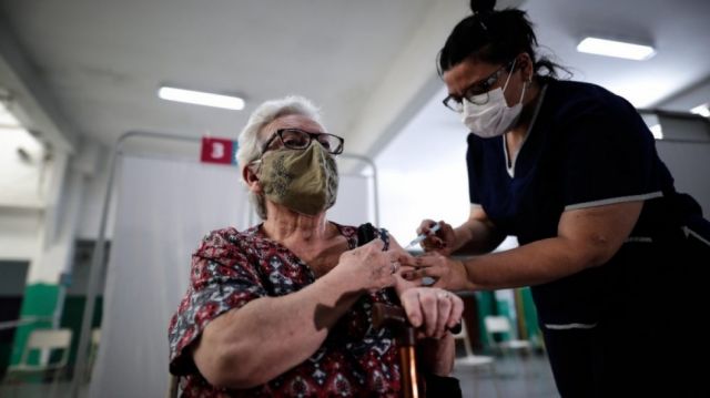 Argentina acelera vacunación Covid