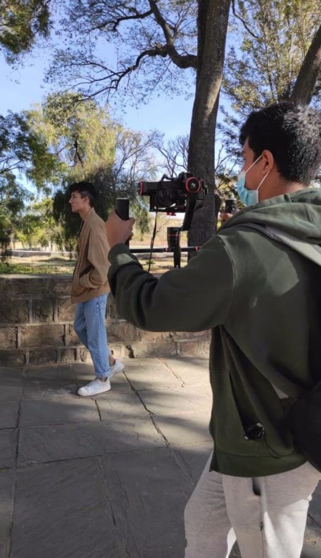 Víctor Farfán grabando el videoclip.