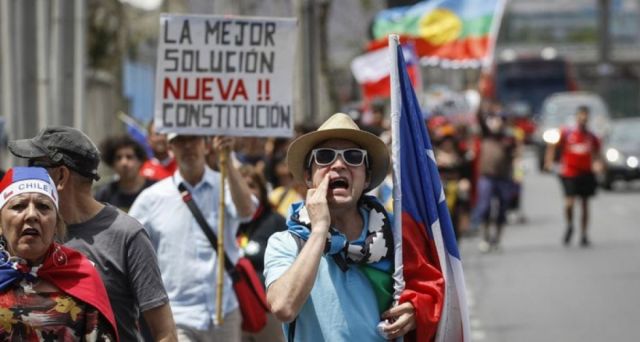 Convocan en Chile a una gran marcha constituyente