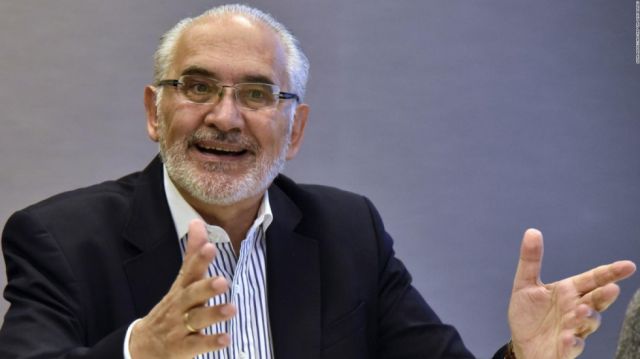 Expresidentes condenan persecución a Mesa