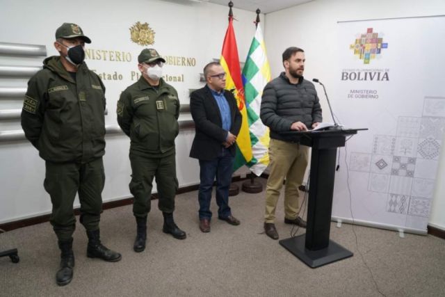 Gobierno llama a diálogo tras  muerte de policía en Yungas
