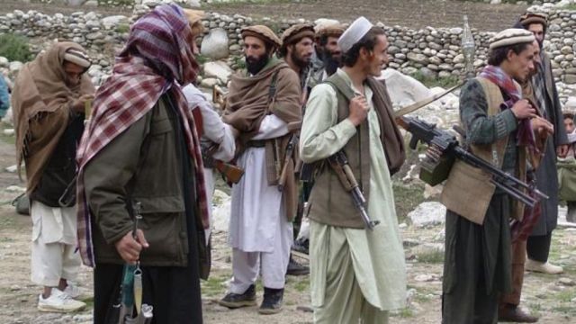 Talibanes dicen tener control de casi todo Afganistán