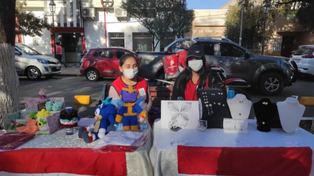 Katherine Carballo y Daniela Jaen.