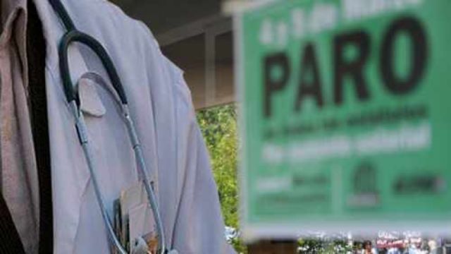 Salud Tarija acata paro por bono vacuna