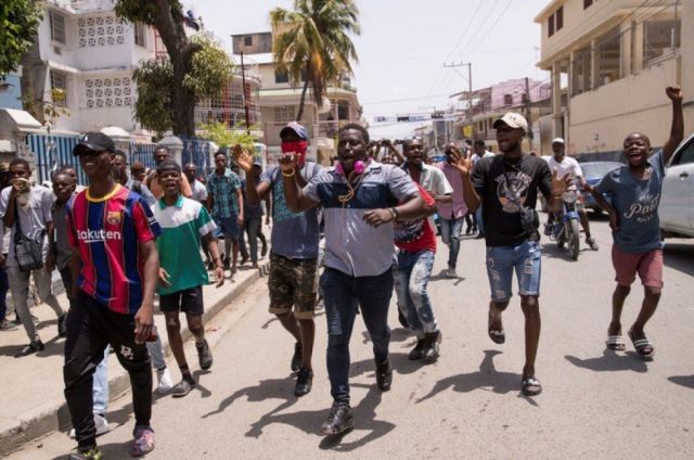 Protestas estallan en el funeral de Jovenel Moise