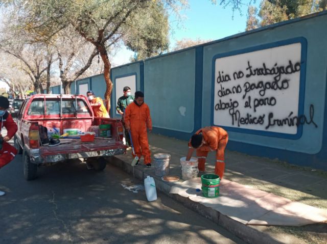 Alcaldía  restablece paredes dañadas  por pintado de grafitis