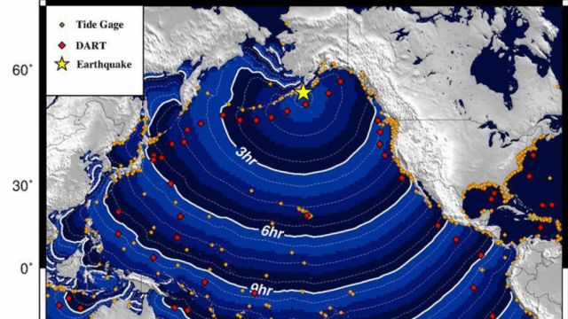 Un fuerte terremoto de magnitud 8,2 provoca evacuaciones en el sur de Alaska por la posible llegada de un tsunami
