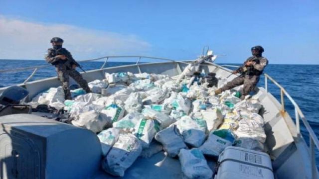  Incautan frente a las costas de El Salvador cocaína valorada en unos 35 millones de dólares 