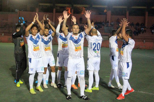 García aprovecha los empates y traspiés de sus perseguidores