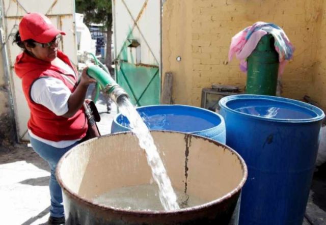 Cisterna debe viajar 6 horas para proveer agua al municipio de  El Puente