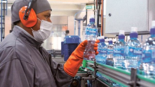 Tarija: 53 embotelladoras de agua también lidian con el contrabando