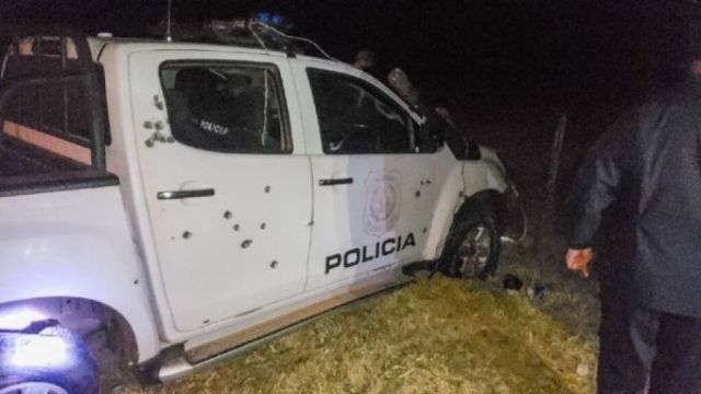 Ataque a vehículo de la Policía en Paraguay deja tres muertos