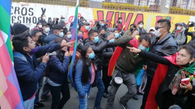 Marcha del Conade deriva en enfrentamiento