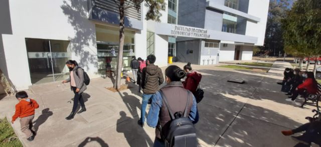 Fiestas, reuniones y halagos para los docentes de la UAJMS-Tarija
