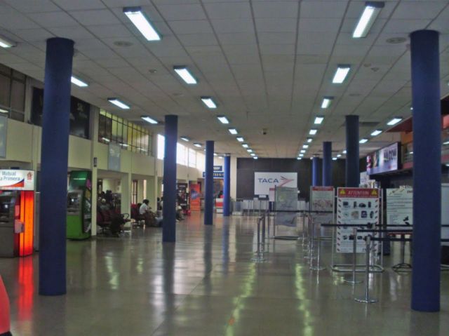 Trabajadores de AASANA citan a paro el 19 de agosto