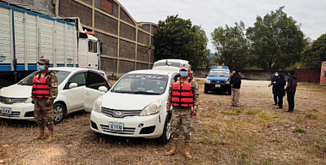Efectivos detienen auto "chuto" en Bermejo
