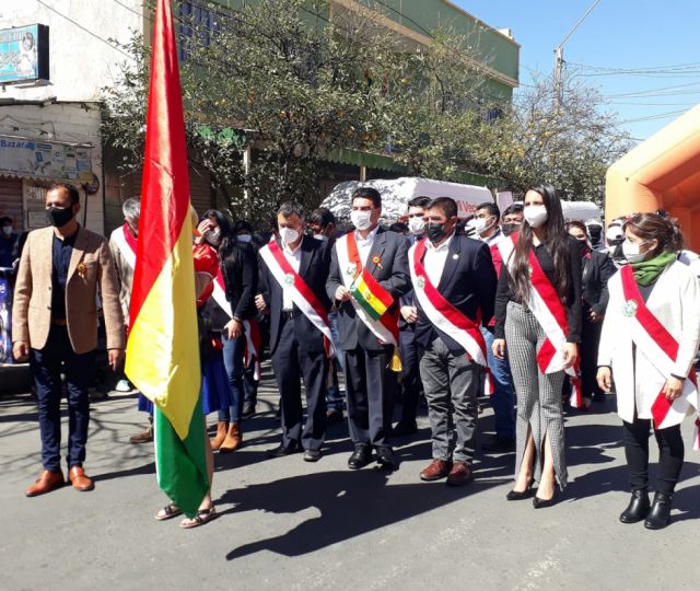 Alcalde Torres: “Honremos nuestra bandera siendo buenos ciudadanos y trabajando por nuestra tierra”