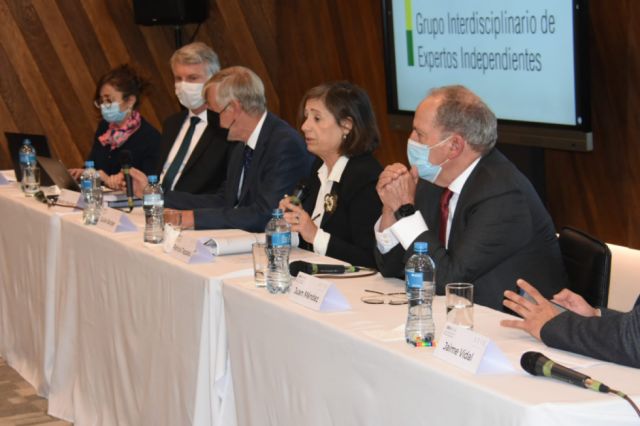 Miembros del GIEI-Bolivia